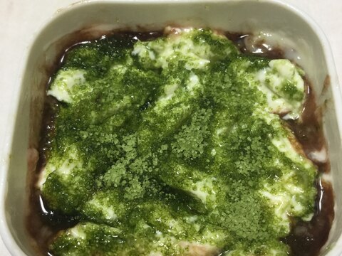 わらび餅と豆乳ヨーグルトのグリーンティ風味